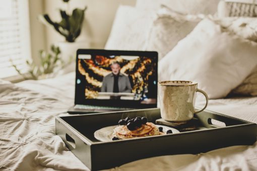 Dicas de aprendizagem religiosa virtual para adultos